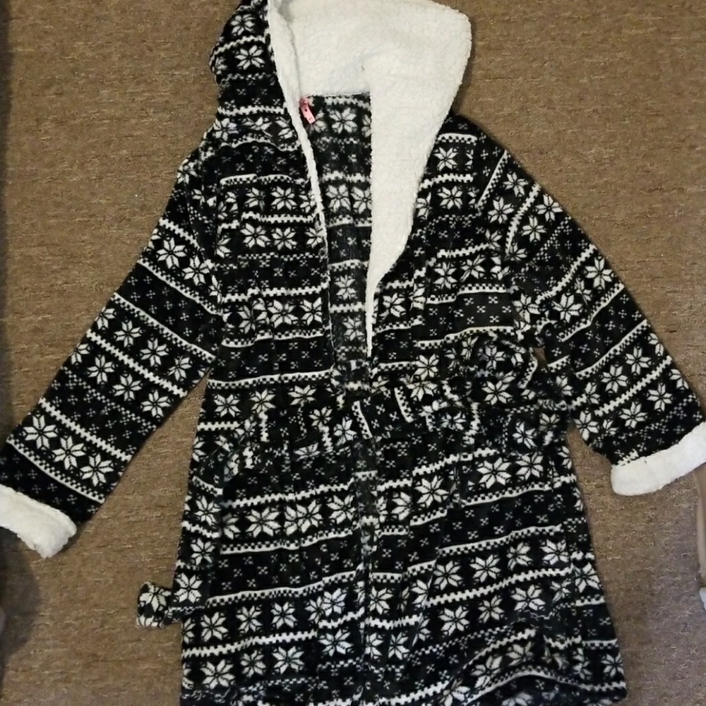 Rue21 bathrobe